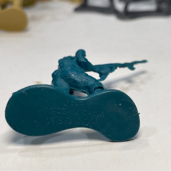 Army Men Lot Mixed. Greenbrier, Ja-Ru and Generic Made in China. 100 Plus Total - Picture 12 of 14